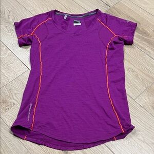 Icebreaker Women’s Short Sleeve Tee in Magenta with Orange Piping